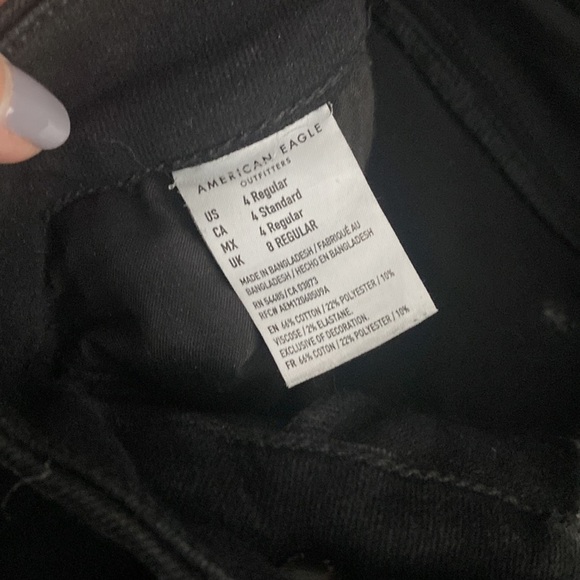 Black size 4 American Eagle skinny jeans - Picture 2 of 3
